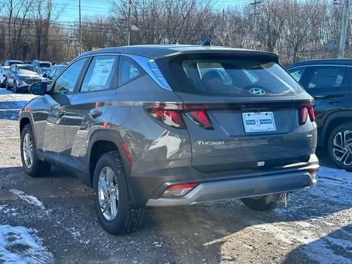 2025 Hyundai TUCSON SE