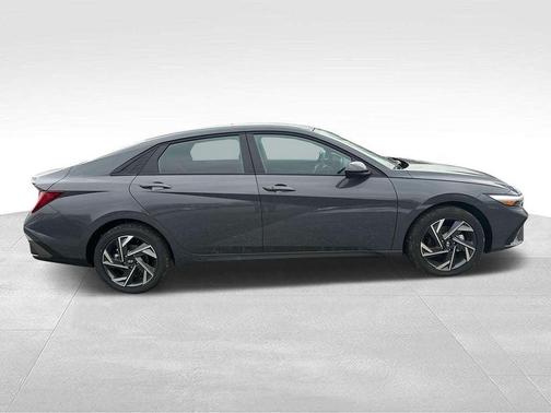 2025 Hyundai ELANTRA HEV SEL Sport