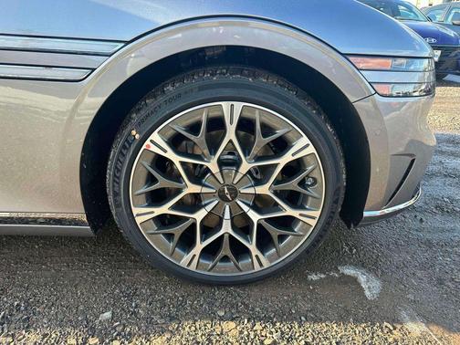 2025 Genesis G90 3.5T e-SC