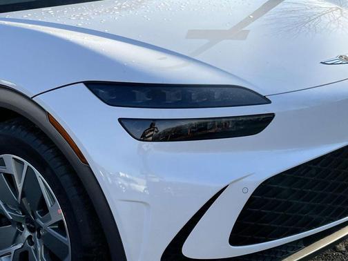 2025 Genesis GV60 Standard