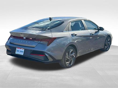2025 Hyundai ELANTRA HEV Limited