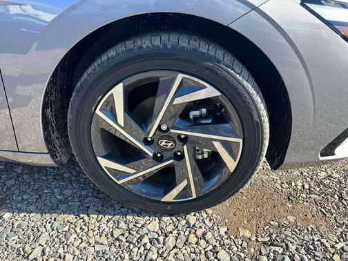 2025 Hyundai ELANTRA HEV Limited