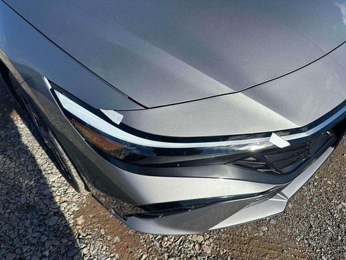 2025 Hyundai ELANTRA HEV Limited