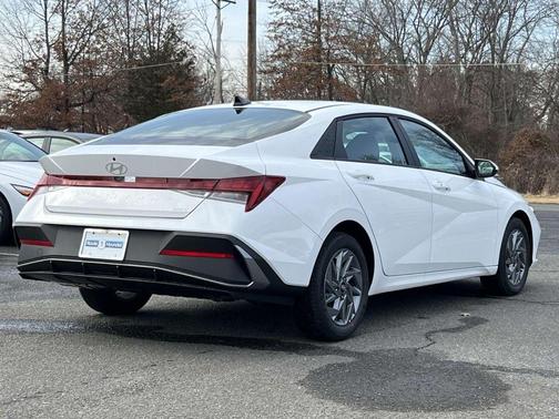 2025 Hyundai ELANTRA HEV Blue