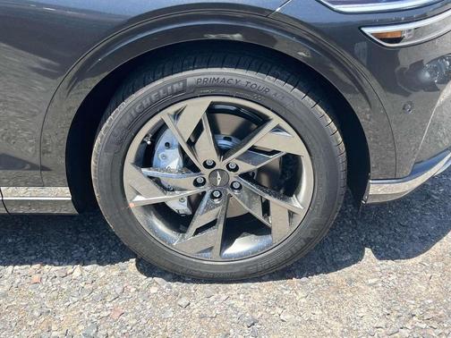 2025 Genesis Electrified GV70 Advanced