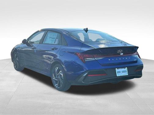 2025 Hyundai ELANTRA HEV SEL Sport