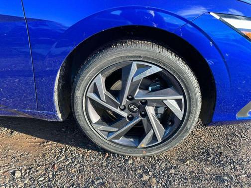 2025 Hyundai ELANTRA HEV SEL Sport