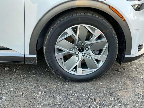 2025 Genesis GV60 Standard