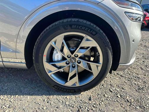 2025 Genesis Electrified GV70 Advanced