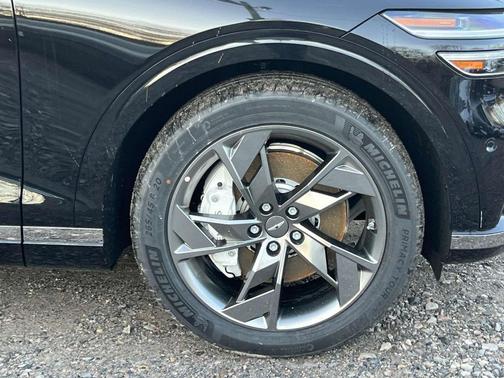 2025 Genesis Electrified GV70 Advanced