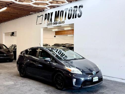 Winter Gray Metallic 2014 Toyota Prius Four