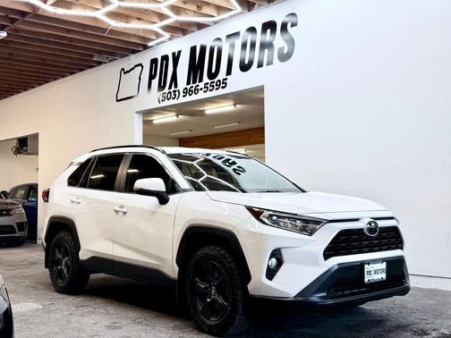 2020 Toyota RAV4 XLE