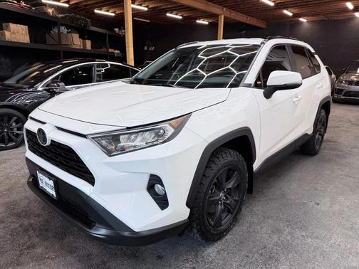 2020 Toyota RAV4 XLE