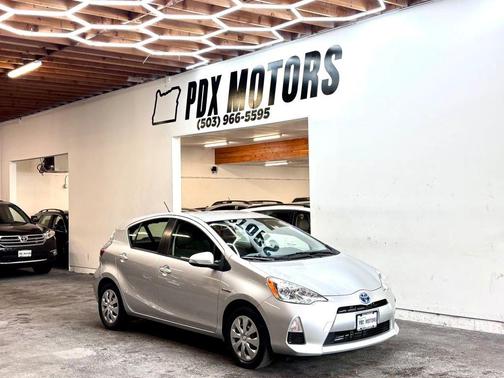 Classic Silver Metallic 2012 Toyota Prius c Two