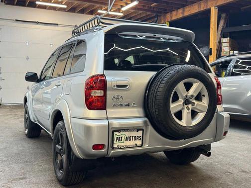 2004 Toyota RAV4 Base