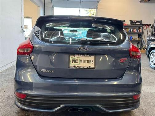 2018 Ford Focus ST 