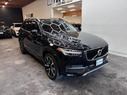 Onyx Black Metallic 2019 Volvo XC90 T6 Momentum