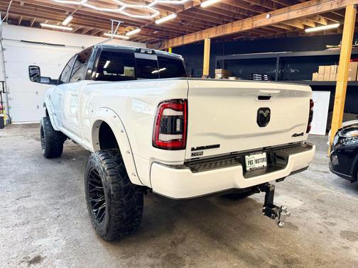 2022 RAM 2500 Laramie Crew Cab 4x4 6'4' Box