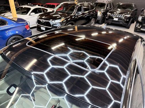 2013 Volkswagen Passat 2.0 TDI SE w/ Sunroof