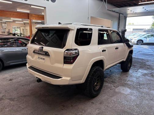 Super White 2016 Toyota 4Runner SR5