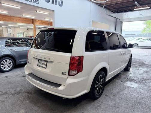 White Knuckle Clearcoat 2019 Dodge Grand Caravan GT