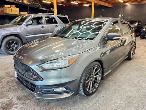 2018 Ford Focus ST