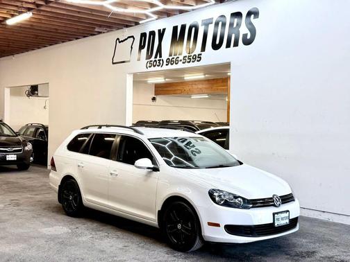 Candy White 2011 Volkswagen Jetta SportWagen TDI