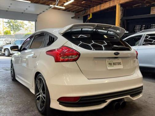 2018 Ford Focus ST 