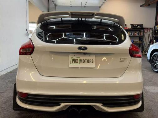2018 Ford Focus ST 