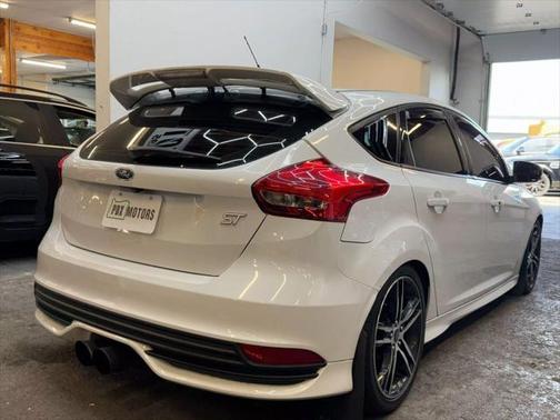2018 Ford Focus ST 