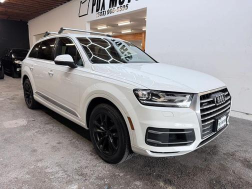 White 2017 Audi Q7 3.0T Premium