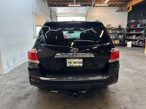 Black 2012 Toyota Highlander SE