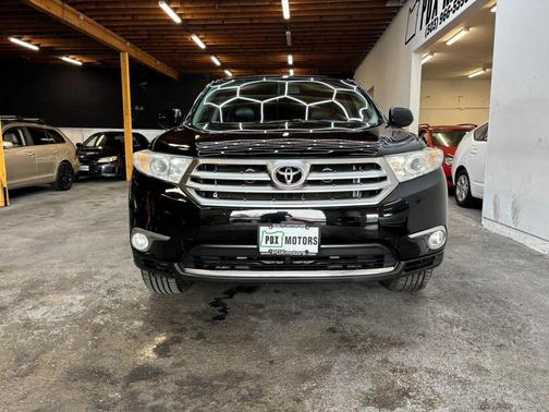 Black 2012 Toyota Highlander SE