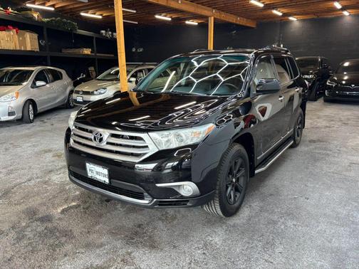 Black 2012 Toyota Highlander SE