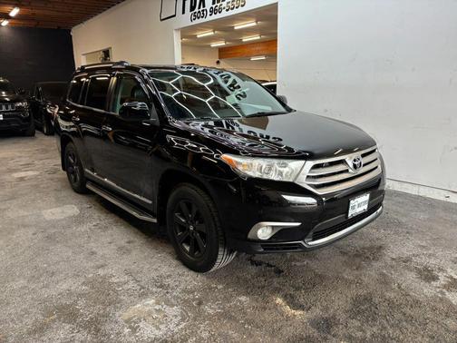 Black 2012 Toyota Highlander SE