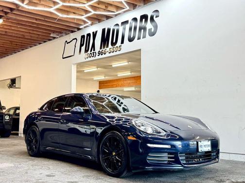 2016 Porsche Panamera 4