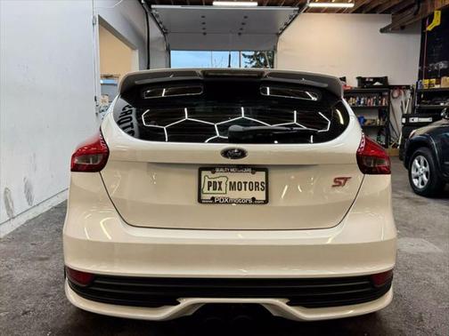 2016 Ford Focus ST 