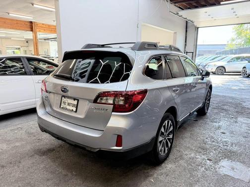 Ice Silver Metallic 2015 Subaru Outback 2.5i Limited