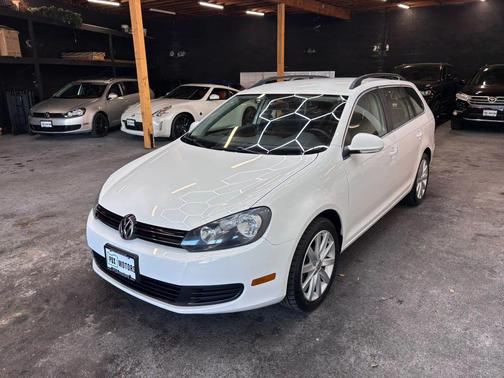 Candy White 2012 Volkswagen Jetta SportWagen TDI