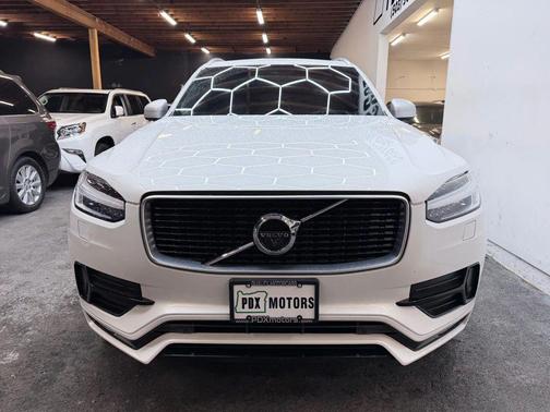 2019 Volvo XC90 T6 R-Design