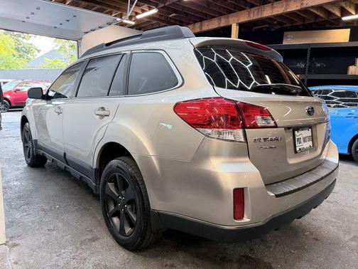 2014 Subaru Outback 2.5i