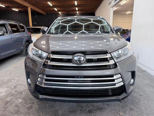 2017 Toyota Highlander Limited Platinum