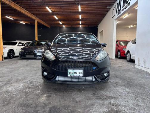 Green Envy Metallic Tricoat 2015 Ford Fiesta ST