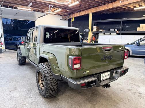 2021 Jeep Gladiator Willys 4x4