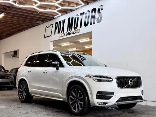 2016 Volvo XC90 T6 Momentum