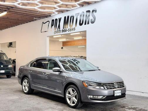 Platinum Gray Metallic 2014 Volkswagen Passat 2.0L TDI DSG SEL Premium