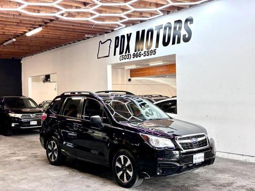 Crystal Black Silica 2018 Subaru Forester 2.5i