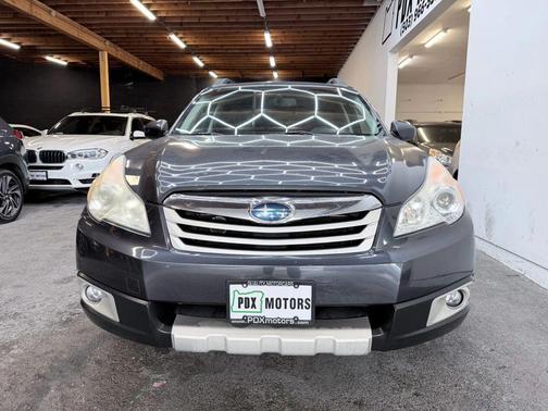 2011 Subaru Outback 3.6 R Limited