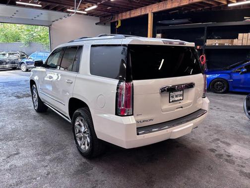 White 2016 GMC Yukon Denali