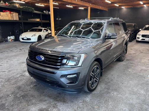 Gray 2019 Ford Expedition Limited